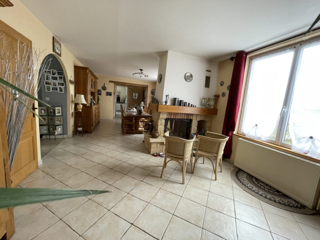 Maison individuelle accompagnée d’un logement indépendant et – 8 pièces – 4 chambres – 4  – 166 m²