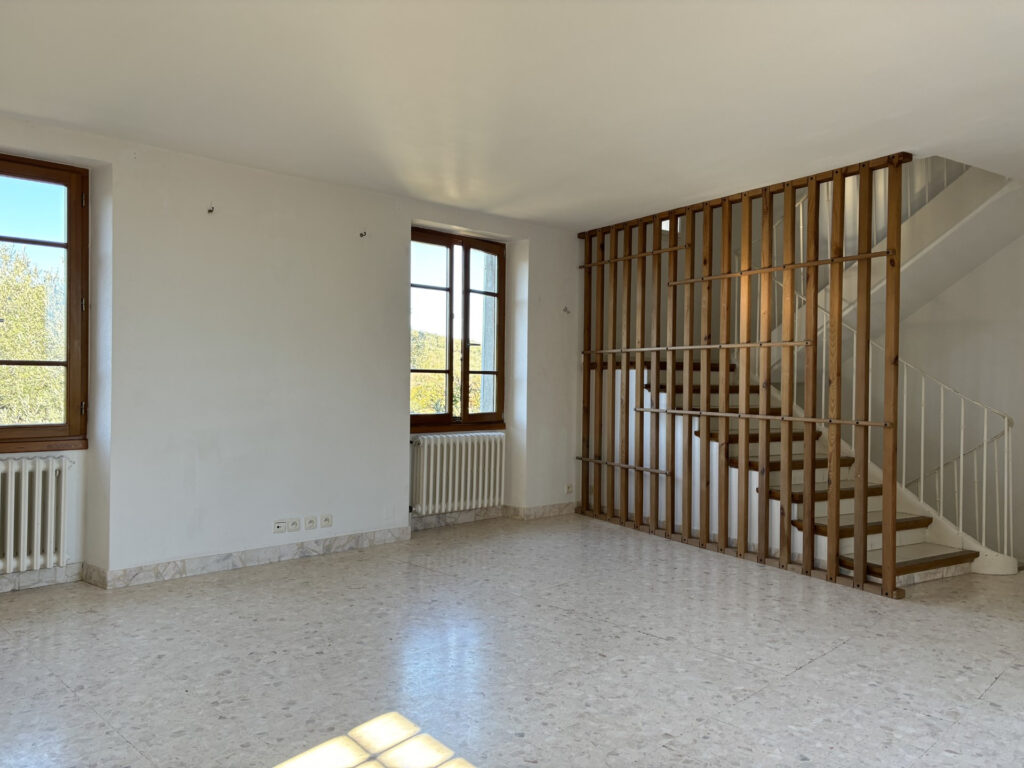 MAISON FAMILIALE 6 PIECES AVEC JARDIN – 6 pièces – 4 chambres – 6  – 170 m²