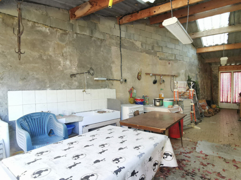 Maison de 72m2 sur 2635m2 de terrain constructible  – 4 pièces – 2 chambres – NR  – 72 m²