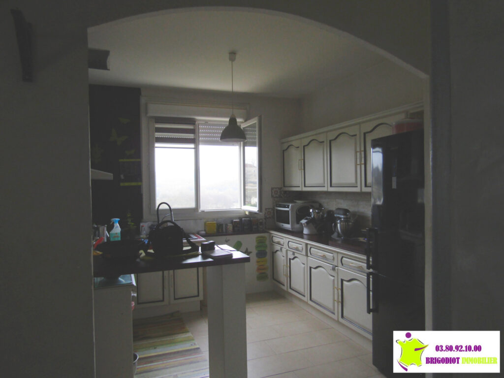 MAISON PRINCIPALE avec STUDIO INDÉPENDANT – 6 pièces – 4 chambres – 2  – 130 m²