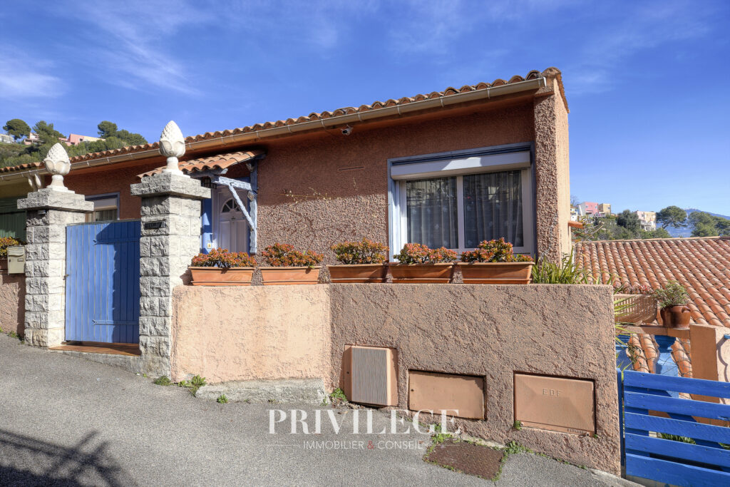  NICE LA TRINITE QUARTIER LA PLANA CHARMANTE MAISON MITOYENN – 5 pièces – 4 chambres – 8  – 135.26 m²