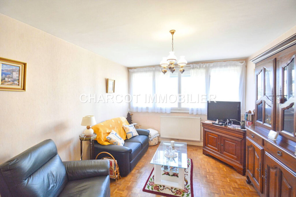 LYON 5ème (69005) – APPARTEMENT type 3 + CAVE + PLACE DE PAR – 3 pièces – 2 chambres – 6  – 53.73 m²