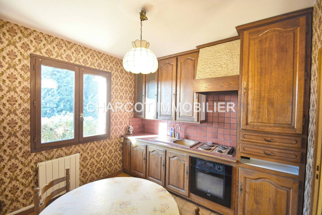 STE FOY-LÈS-LYON – MAISON 8 PIECES de 187 m2 + GARAGE + ANNE – 8 pièces – 6 chambres – 6  – 187.11 m²