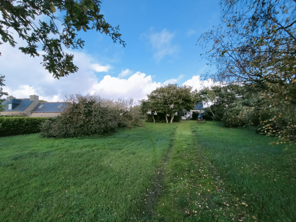 MAISON DE CONSTRUCTION TRADITIONNELLE EDIFIEE SUR UN TERRAIN – 5 pièces – 3 chambres – 6  – 77.31 m²