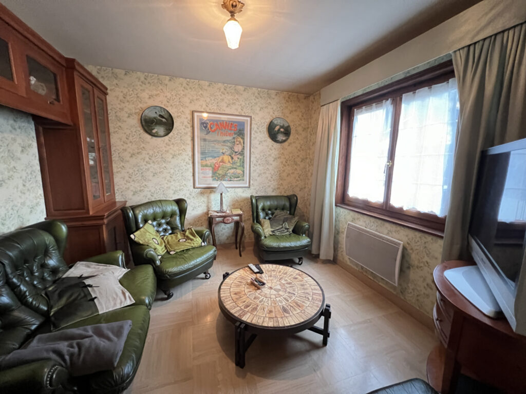 Villa avec piscine – 5 pièces – 3 chambres – 4  – 120 m²