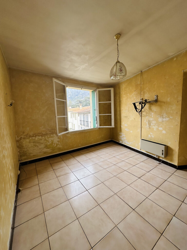 Maison de village 2 faces – ARLES-SUR-TECH – 5 pièces – 3 chambres – 6  – 93.41 m²