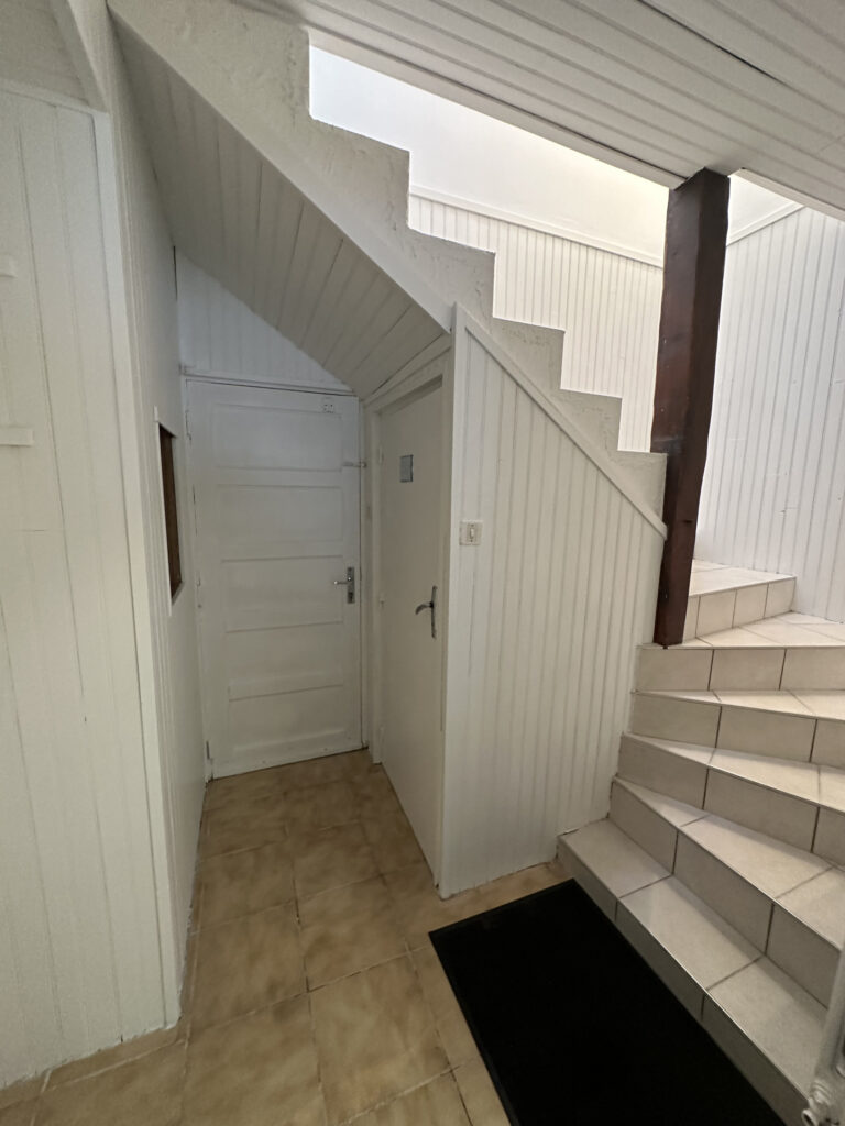 Maison +appartement  – 7 pièces – 4 chambres – 6  – 148 m²