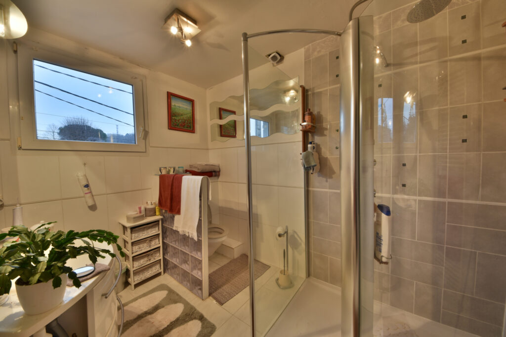 MAISON 7 PIECES – 7 pièces – 4 chambres – 6  – 167 m²