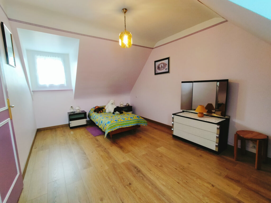 PLOUBAZLANEC, secteur recherché, vue sur mer imprenable.  – 8 pièces – 4 chambres – 6  – 179.1 m²