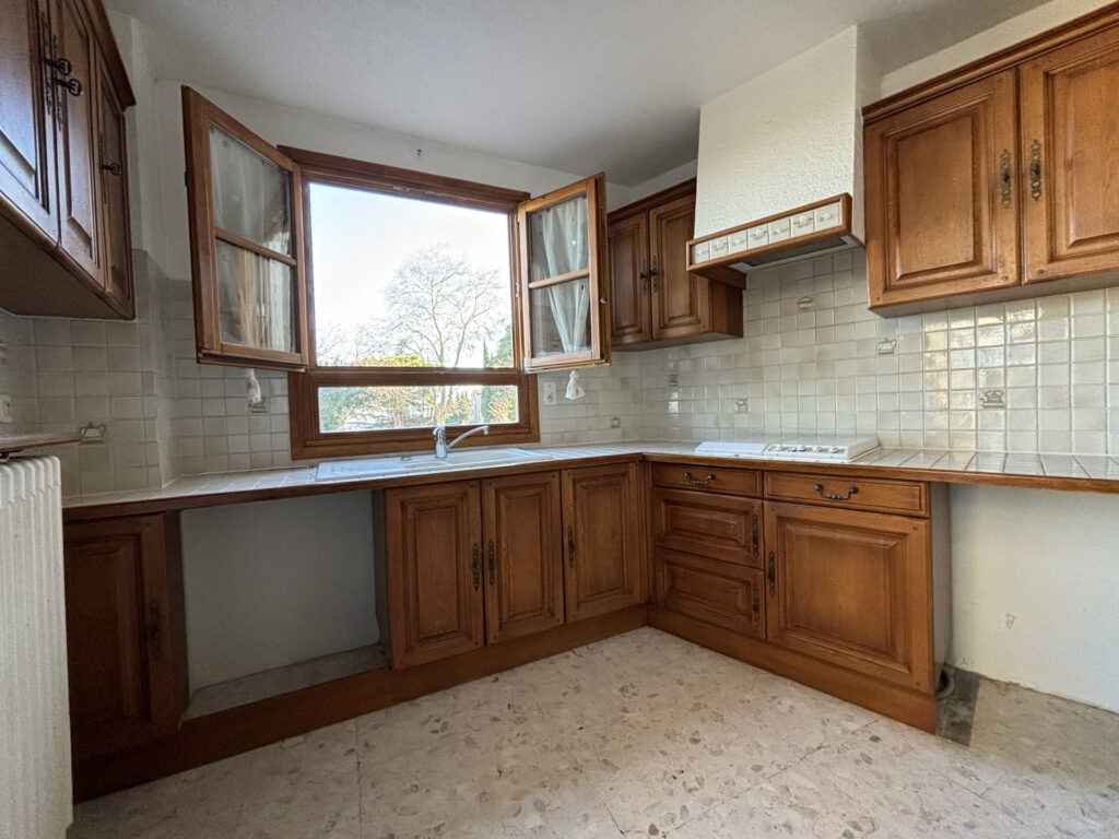 MAISON FAMILIALE 6 PIECES AVEC JARDIN – 6 pièces – 4 chambres – 6  – 170 m²