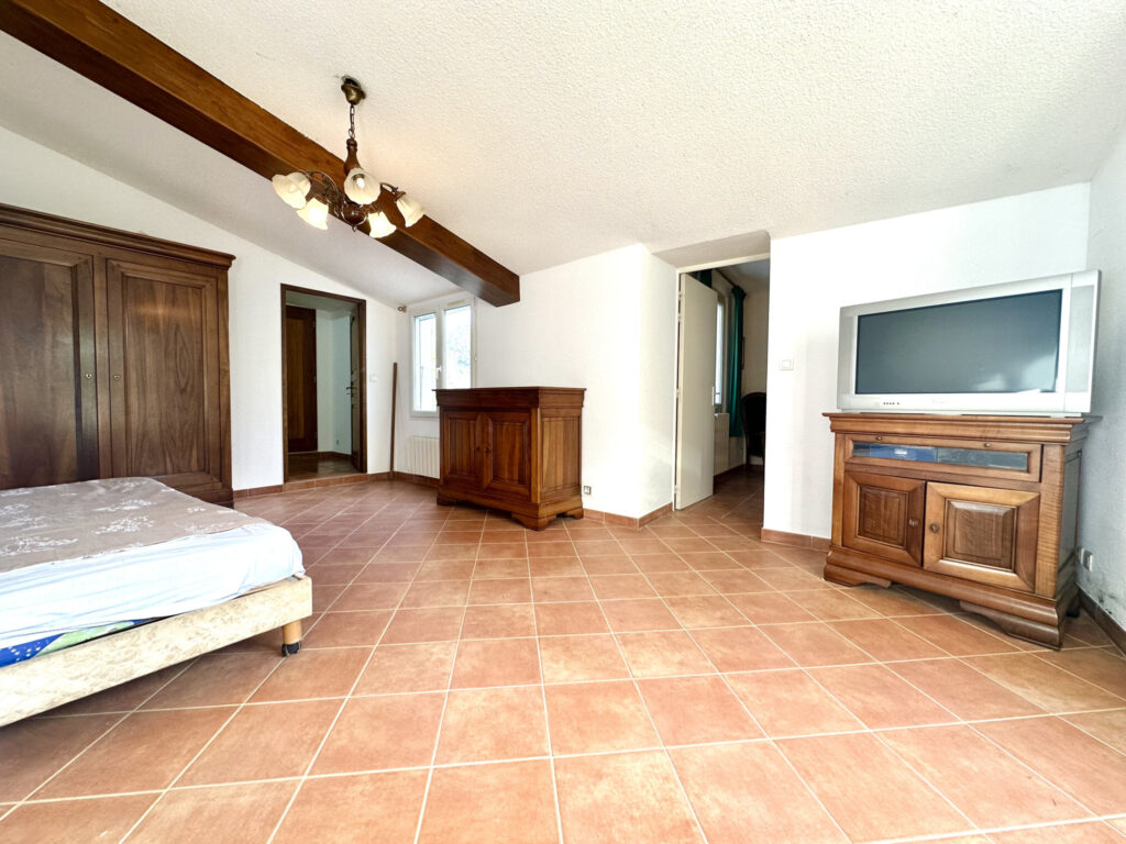 Maison individuelle de 80m2 habitables sur 935m2 de terrain  – 4 pièces – 3 chambres – NR  – 80 m²