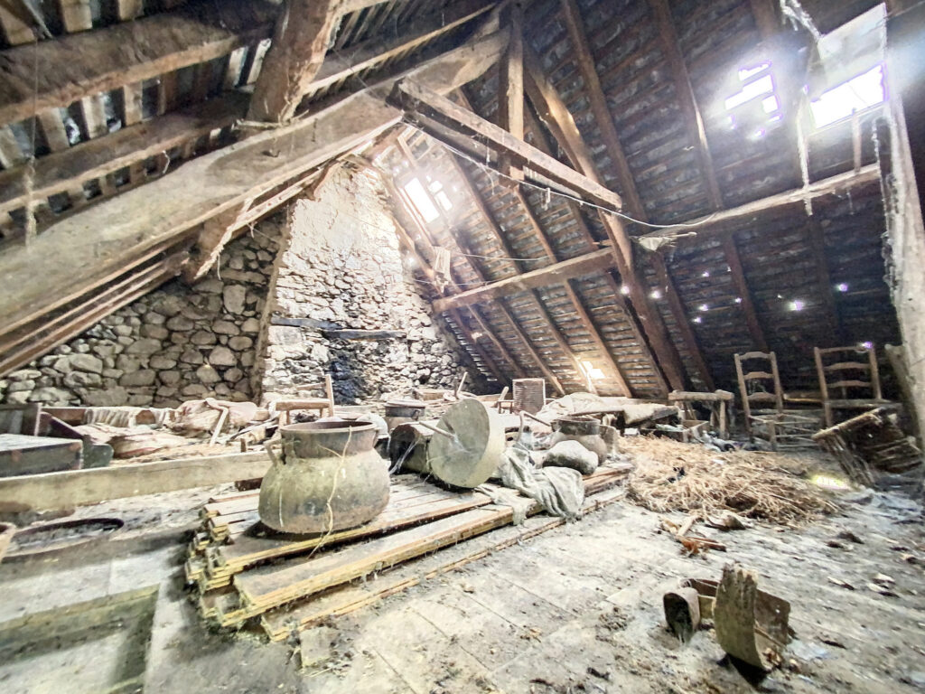 Maison Ercé 3 pièces 86 m2 – 3 pièces – 1 chambre – 6  – 86 m²