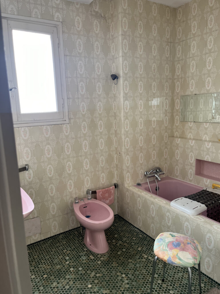 GRAND APPARTEMENT F3/4 DERNIER ETAGE – 3 pièces – 2 chambres – 8  – 113 m²