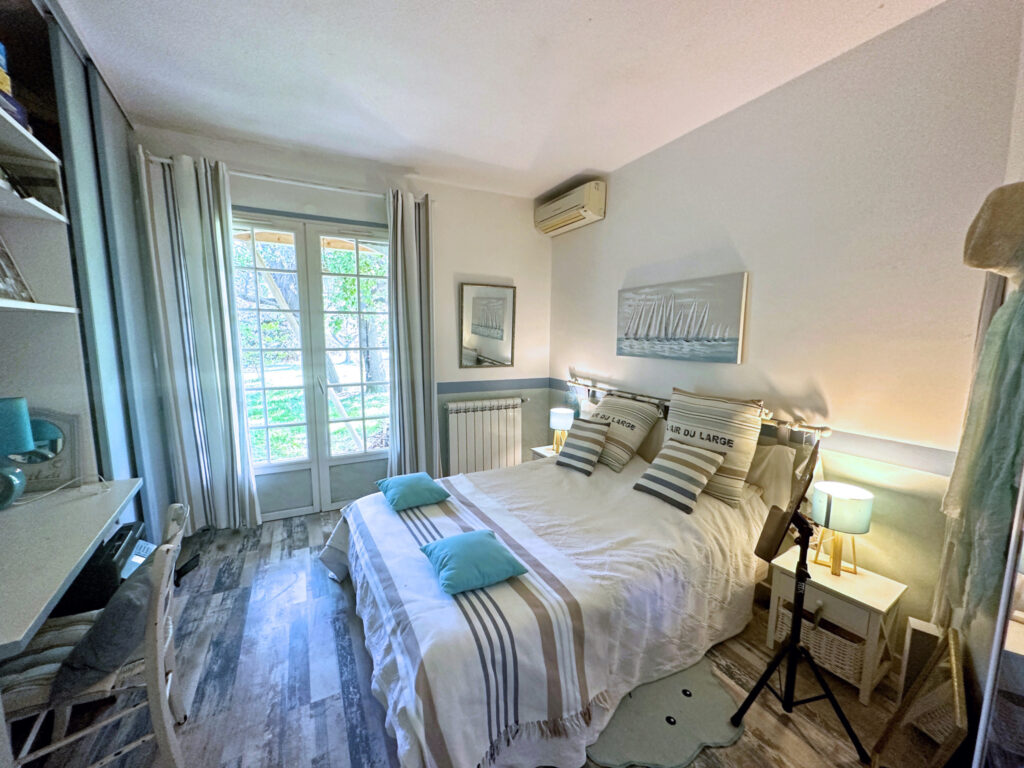 Maison 9 pièces 300m2 – Terrain 8724m2 – 9 pièces – 7 chambres – NR  – 300 m²