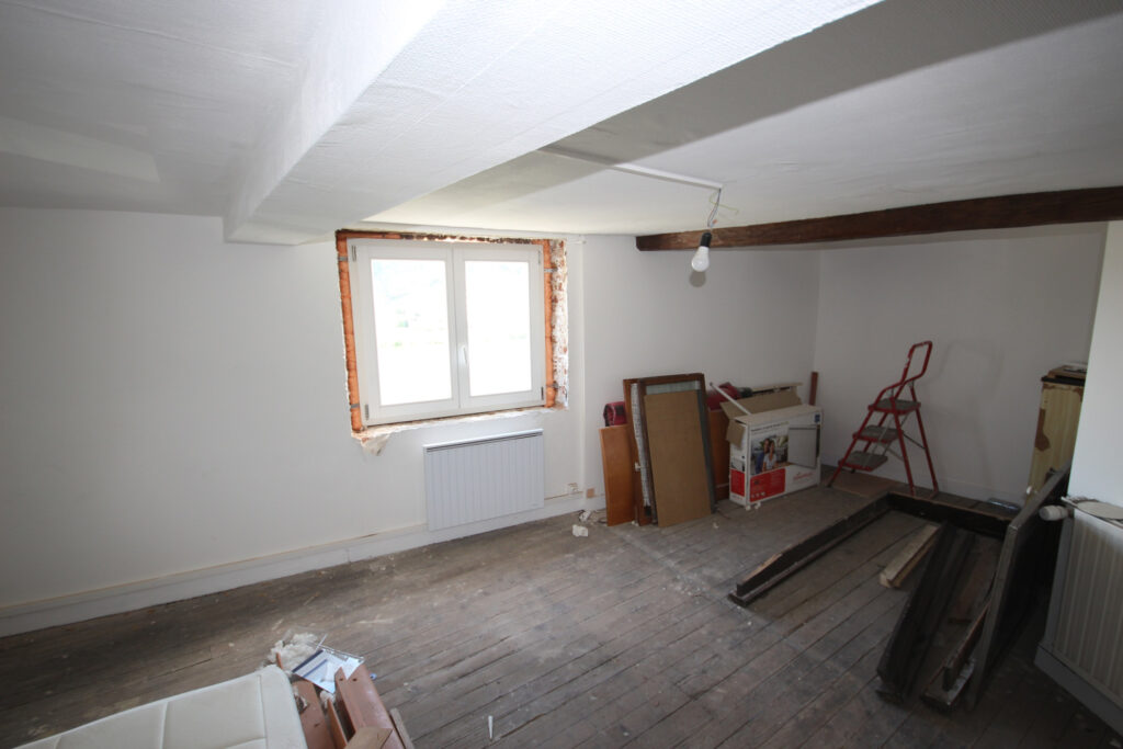 GIVET immeuble de commerce et de rapport avec vue sur la Meu – NR pièces – 3 chambres – 6  – 261 m²