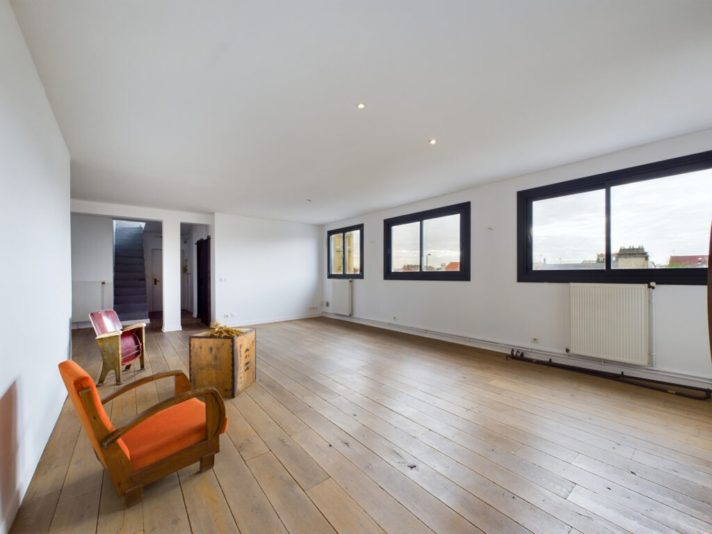 Appartement 5 pièces avec terrasse  – 5 pièces – 3 chambres – 6  – 135 m²