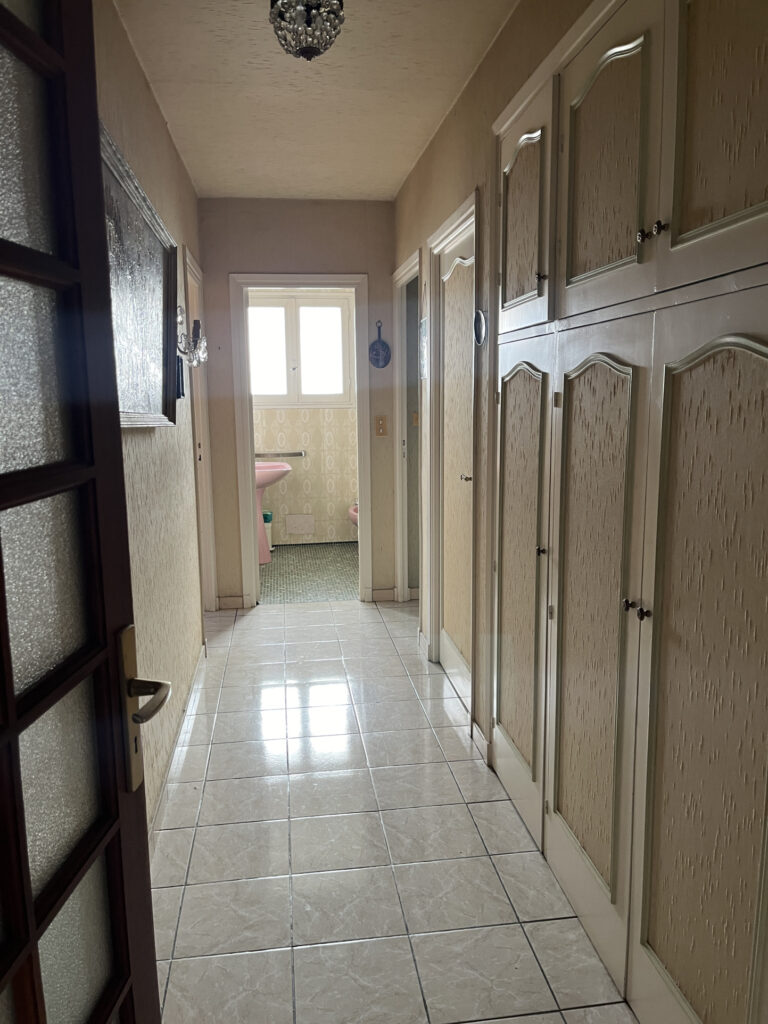 GRAND APPARTEMENT F3/4 DERNIER ETAGE – 3 pièces – 2 chambres – 8  – 113 m²