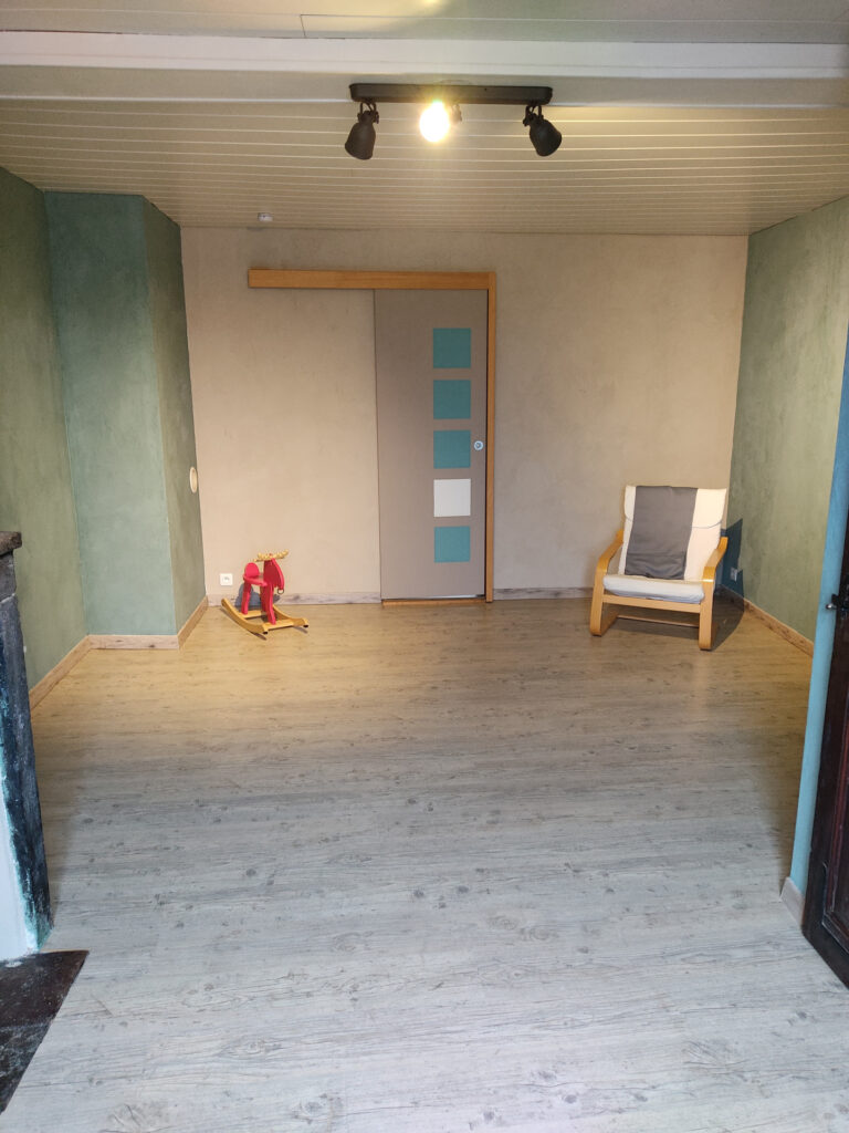 Maison de bourg de 120m2 habitables – 6 pièces – 4 chambres – NR  – 120 m²