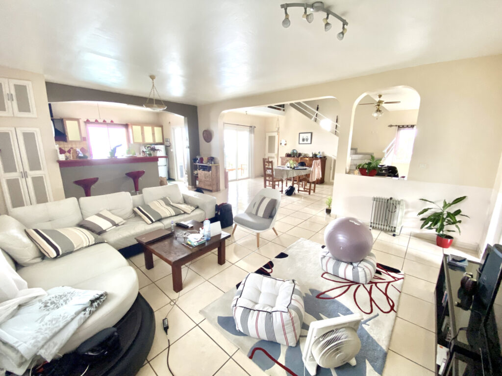 LE TAMPON Maison 6 pièces de 219 m2 – 6 pièces – 5 chambres – 6  – 219 m²