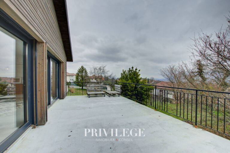 Maison 6 pièces – 145m2 – 5 pièces – 3 chambres – 145 m²