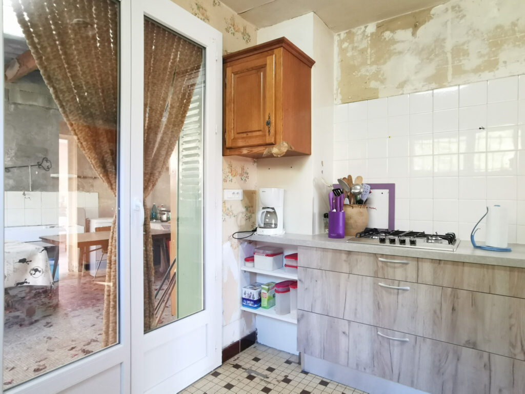 Maison de 72m2 sur 2635m2 de terrain constructible  – 4 pièces – 2 chambres – NR  – 72 m²