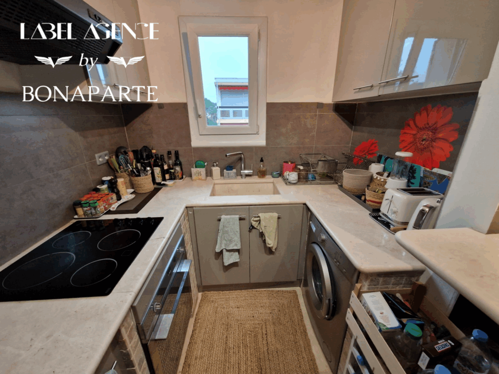 Appartement T2 centre-ville, terrasse, Vue mer latérale et g – 2 pièces – 1 chambre – 4  – 42 m²