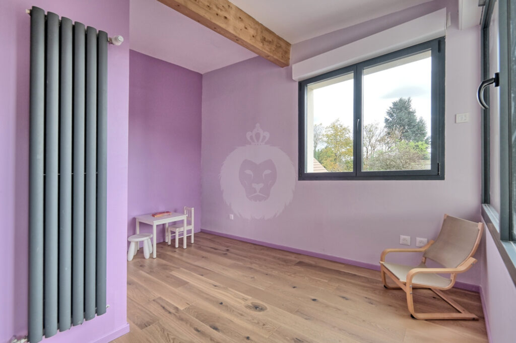 MAISON AVEC STUDIO AU COEUR DE LA PIE – 8 pièces – 5 chambres – 6  – 189 m²