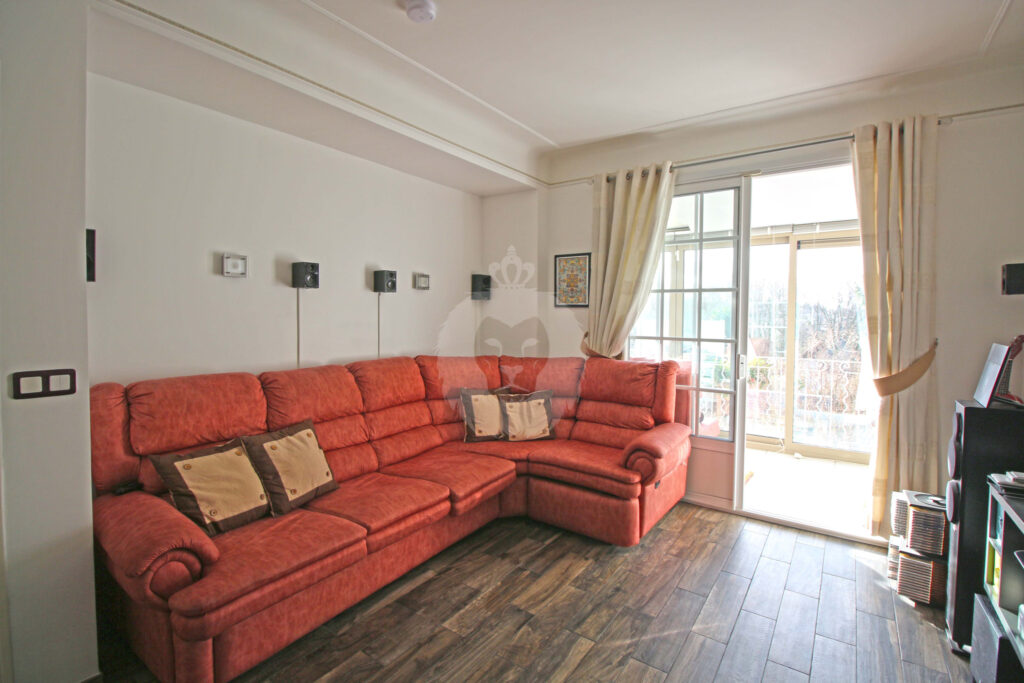 Maison 230m2 à proximité du RER A, écoles et parcs – 7 pièces – 4 chambres – 6  – 230 m²