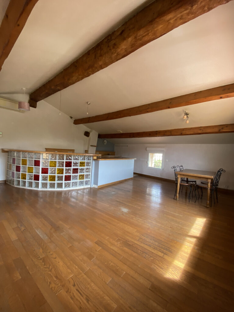 APPARTEMENT T3 – 68,65m2 – 3 pièces – 2 chambres – 6  – 68.65 m²