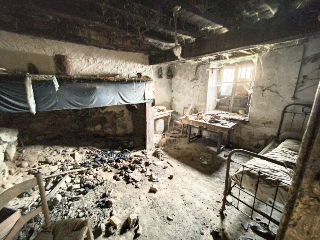 Maison Ercé 3 pièces 86 m2 – 3 pièces – 1 chambre – 6  – 86 m²