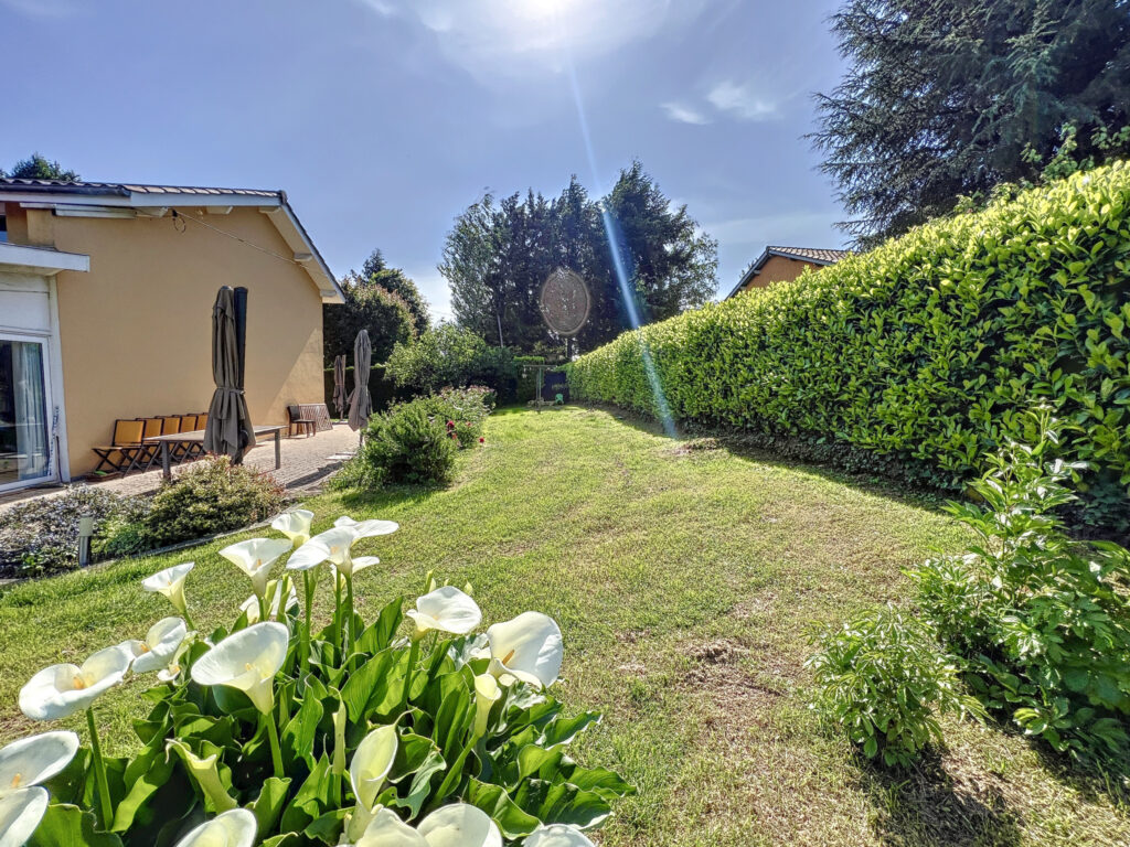 Maison 146 m2 – 4 chambres – 2 garages – terrain 3254 m2  – 6 pièces – 4 chambres – 2  – 146.16 m²