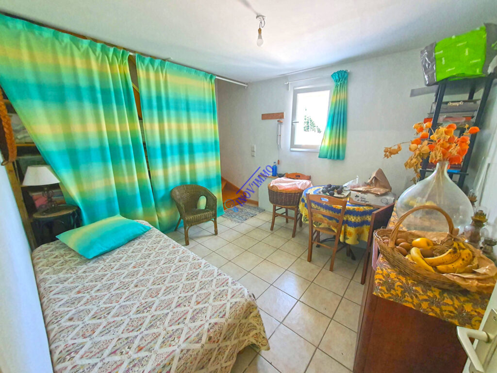 Belle Villa T6 sur terrain de 914m2 – 6 pièces – 4 chambres – 6  – 114 m²