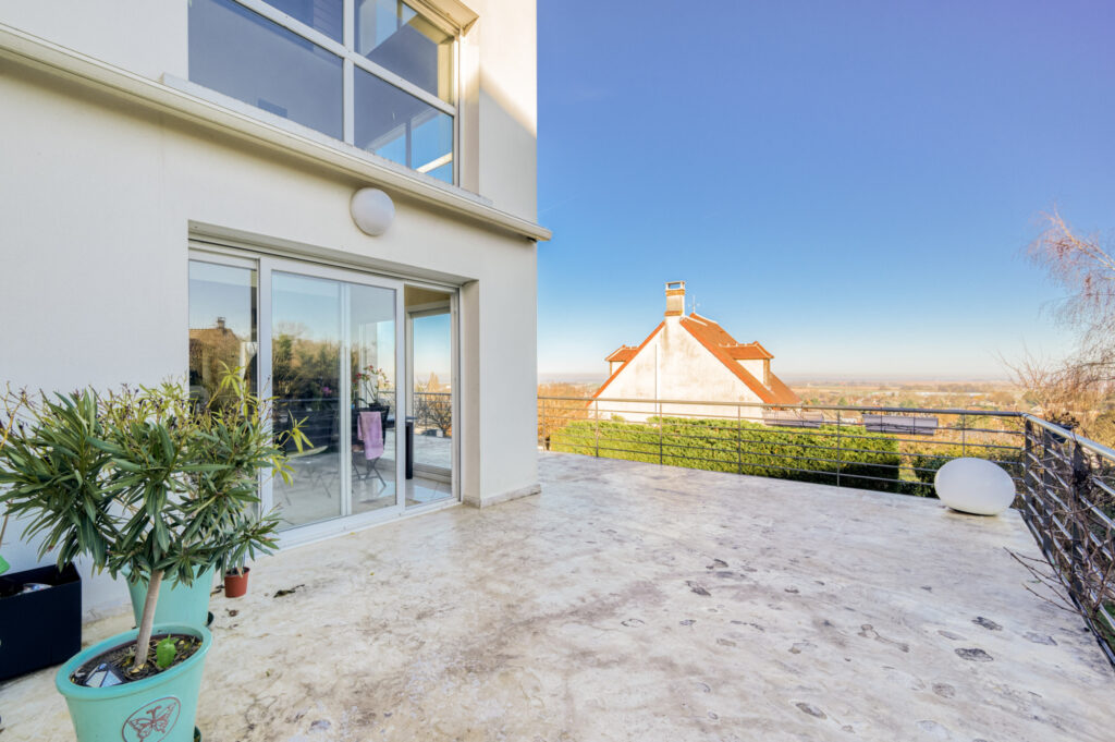 Villa d’Architecte Contemporaine volume et vue exceptionnels – 8 pièces – 5 chambres – 4  – 238 m²