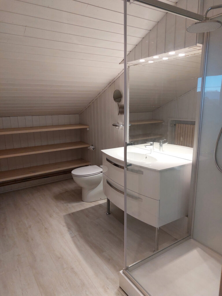 Quartier résidentiel sortie Vichy – 8 pièces – 4 chambres – 6  – 200 m²