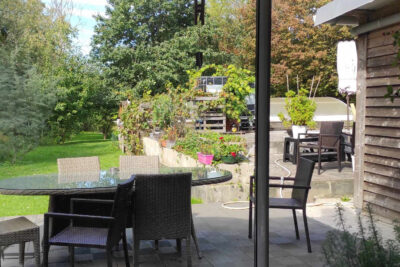 MAISON CAMPAGNARDE ET SON LOCAL COMMERCIAL…INDEPENDANT. – 6 pièces – 4 chambres – 135 m²