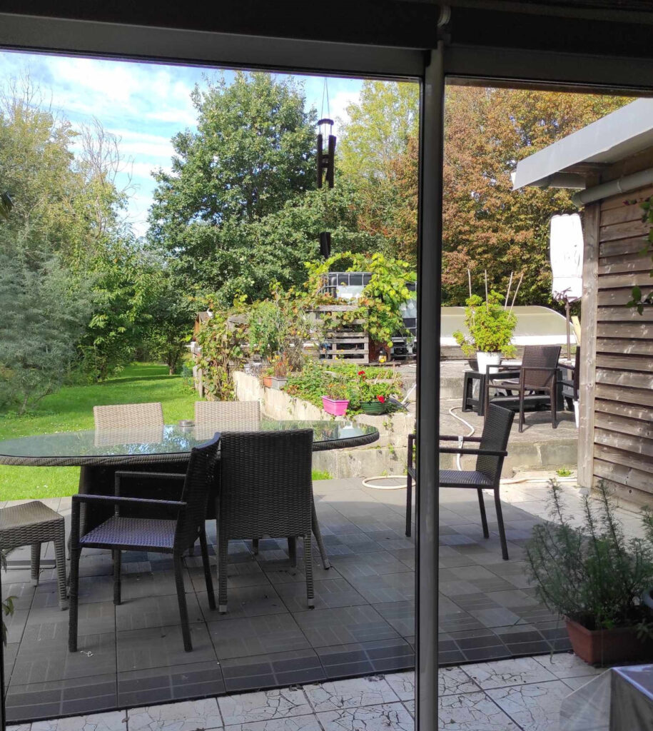 MAISON CAMPAGNARDE ET SON LOCAL COMMERCIAL…INDEPENDANT. – 6 pièces – 4 chambres – 6  – 135 m²