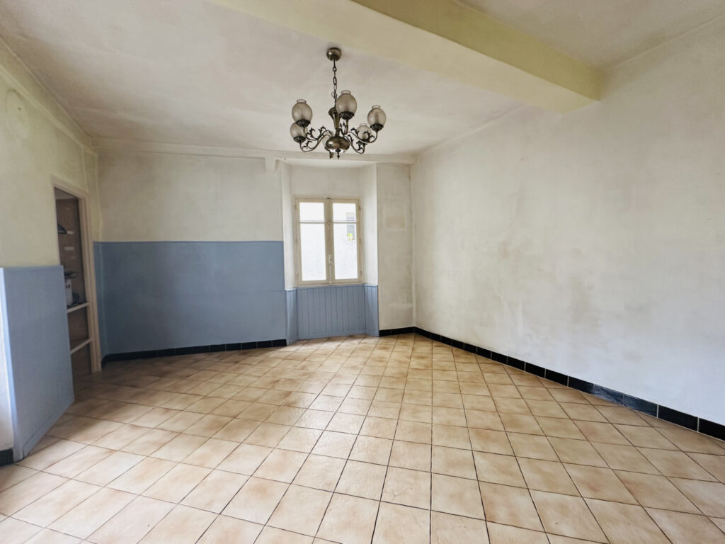 Maison de village 2 faces – ARLES-SUR-TECH – 5 pièces – 3 chambres – 6  – 93.41 m²