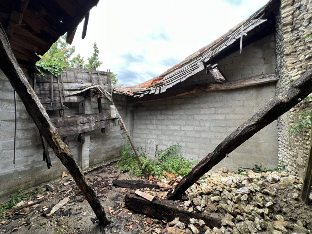 Chai, proche Meschers 220 m2 – 4 pièces – 1 chambre – 2  – 220 m²