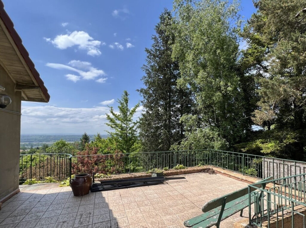 Belle maison sur les hauteurs de Creuzier-le-Vieux avec vue  – 4 pièces – 2 chambres – 6  – 100 m²