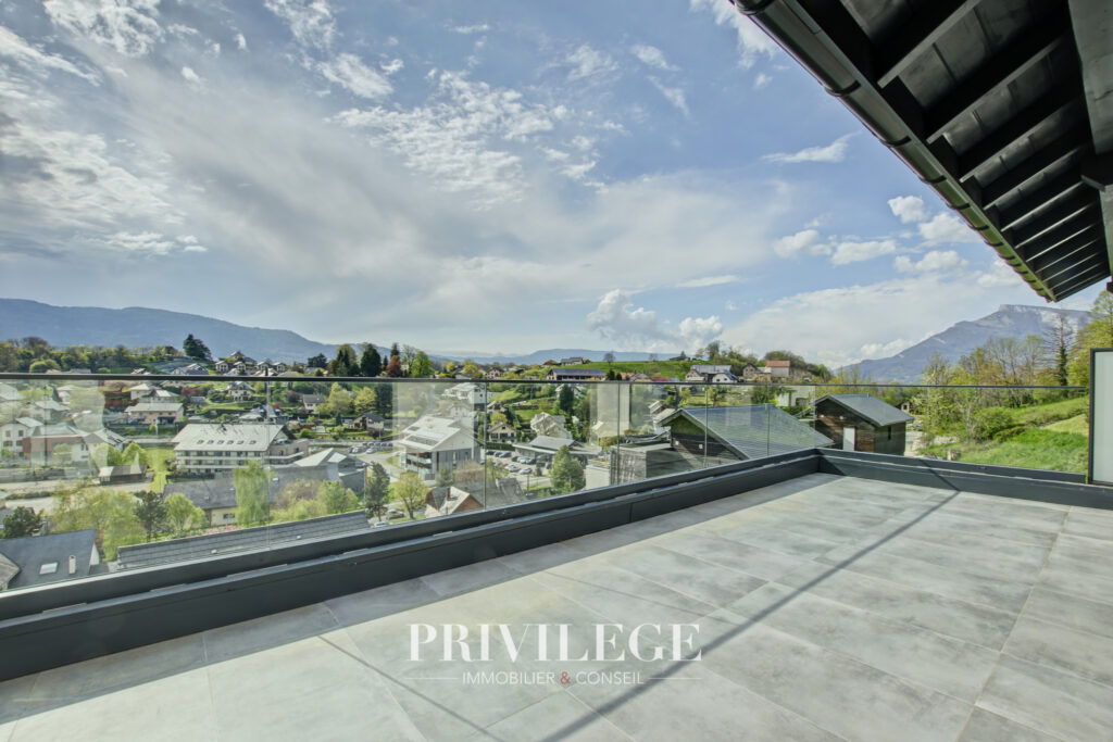 Maison contemporaine 231m2 – vue sur le Mont Granier – 5 pièces – 4 chambres – 8  – 231 m²