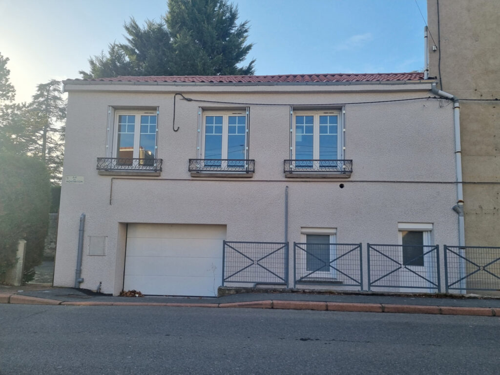 maison centre ville avec petit extérieur – 4 pièces – 2 chambres – 6  – 76 m²