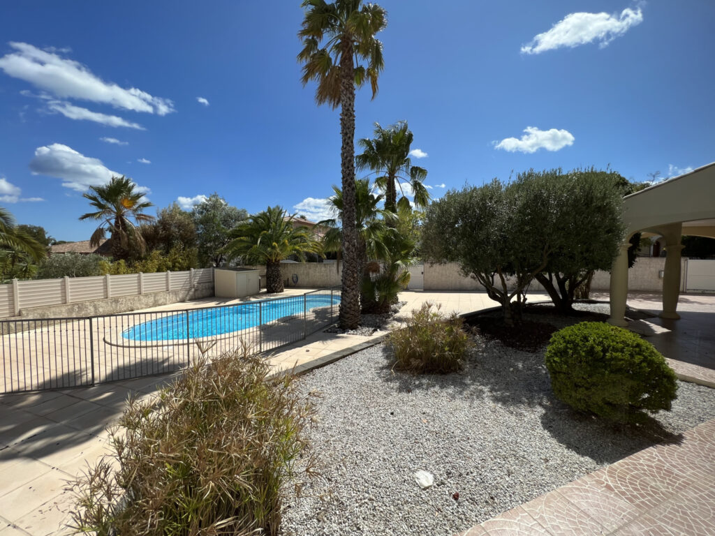 VILLA DE STANDING AVEC PISCINE QUARTIER MARAVAL CAP D’AGDE – 6 pièces – 4 chambres – 6  – 180 m²