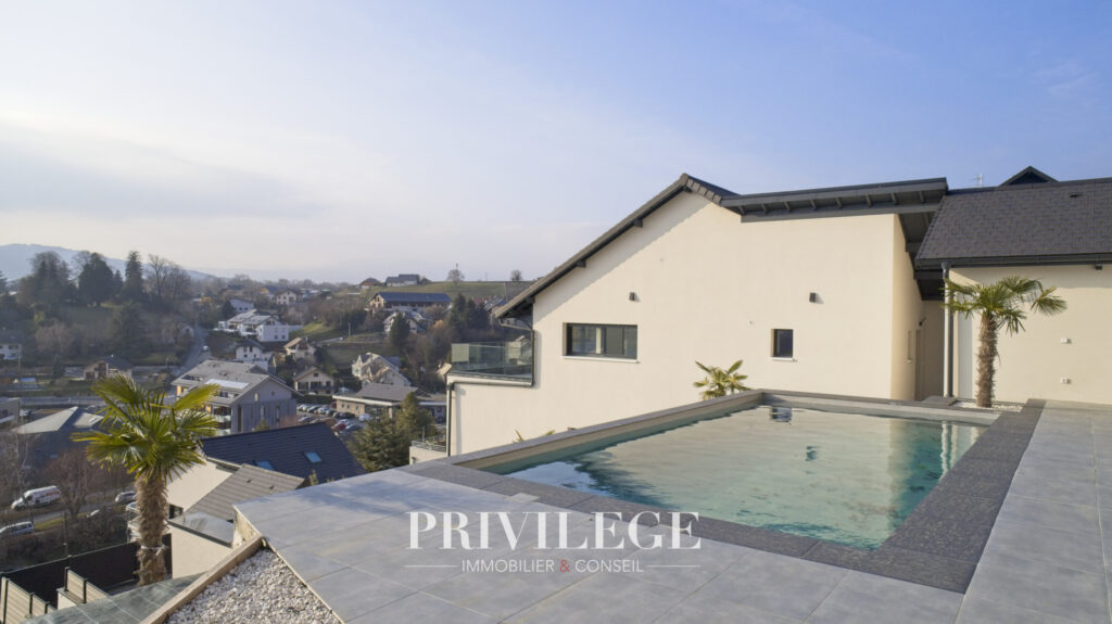 Maison contemporaine 231m2 – vue sur le Mont Granier – 5 pièces – 4 chambres – 8  – 231 m²