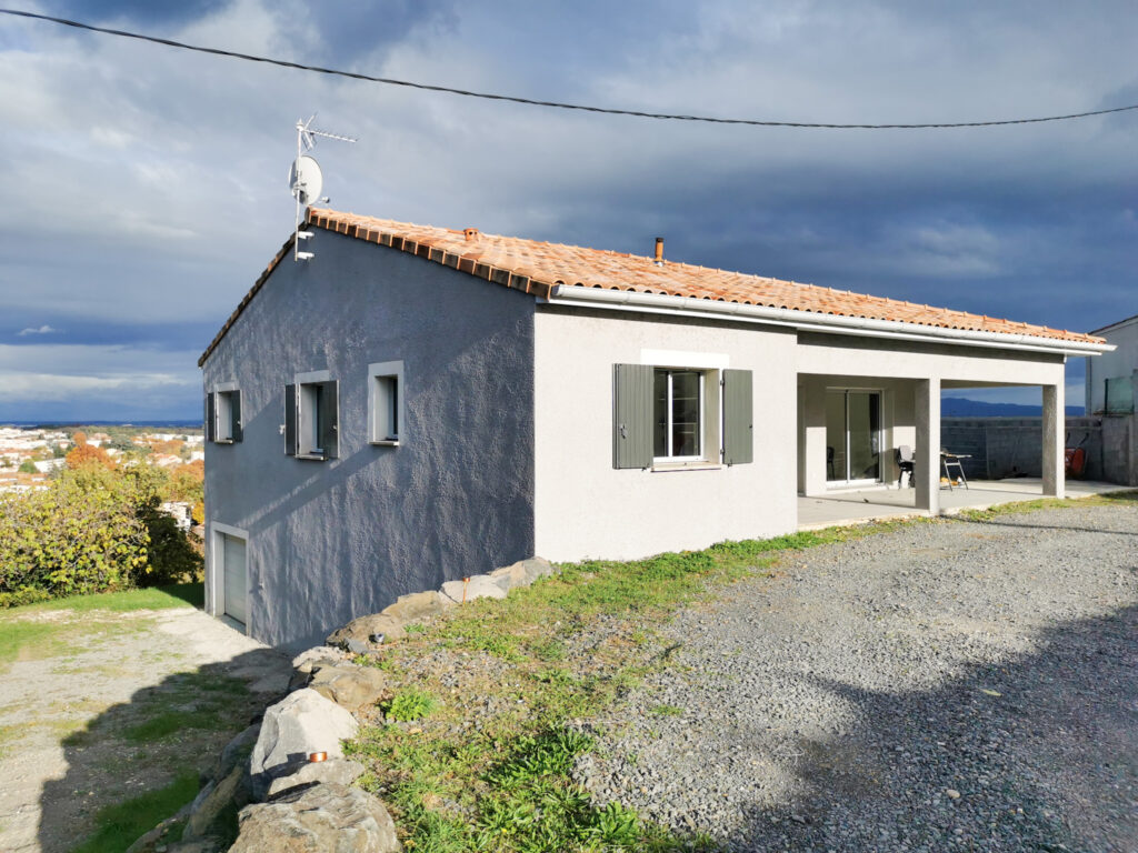 Maison individuelle de 138m2 habitables sur 2204m2 de terrai – 6 pièces – 4 chambres – NR  – 138 m²