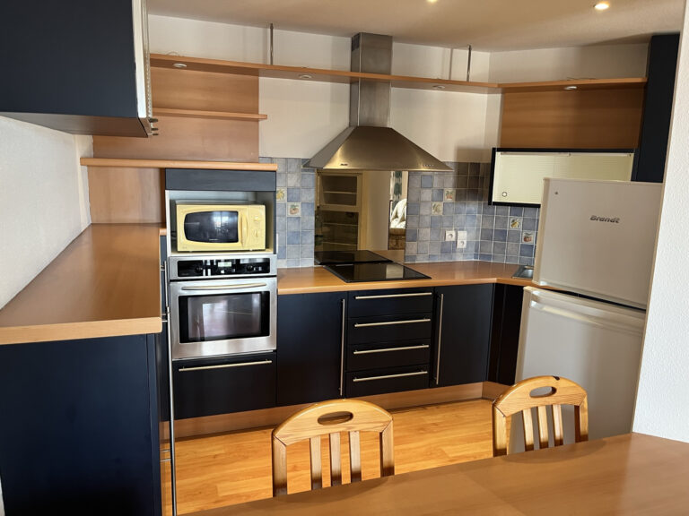 APPARTEMENT F4 + TERRASSE et PARKINGS – 4 pièces – 3 chambres – 108 m²