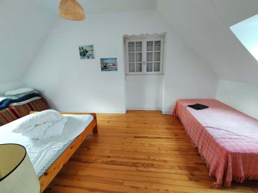 MAISON DE CONSTRUCTION TRADITIONNELLE EDIFIEE SUR UN TERRAIN – 5 pièces – 3 chambres – 6  – 77.31 m²