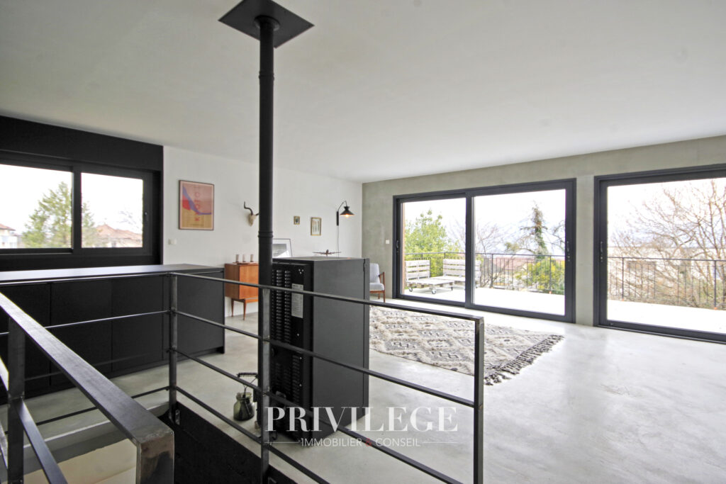 Maison 6 pièces – 145m2 – 5 pièces – 3 chambres – 8  – 145 m²