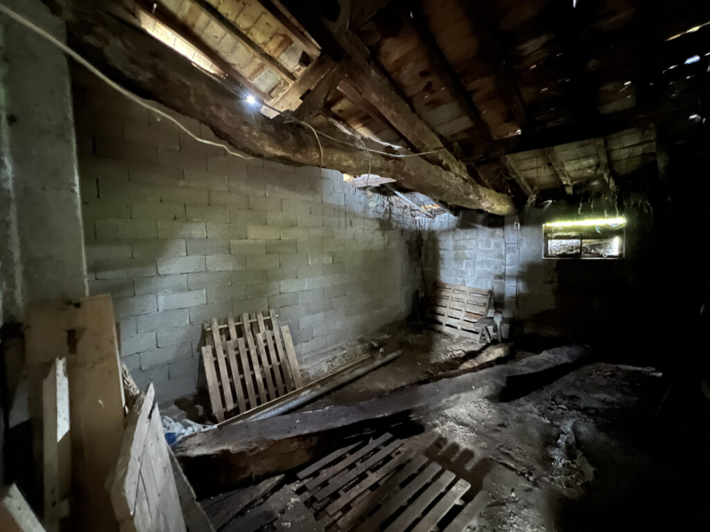 Chai, proche Meschers 220 m2 – 4 pièces – 1 chambre – 2  – 220 m²