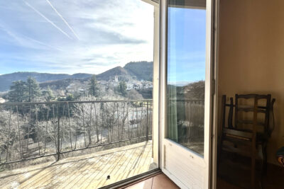 Maison individuelle de 80m2 habitables sur 935m2 de terrain  – 4 pièces – 3 chambres – 80 m²