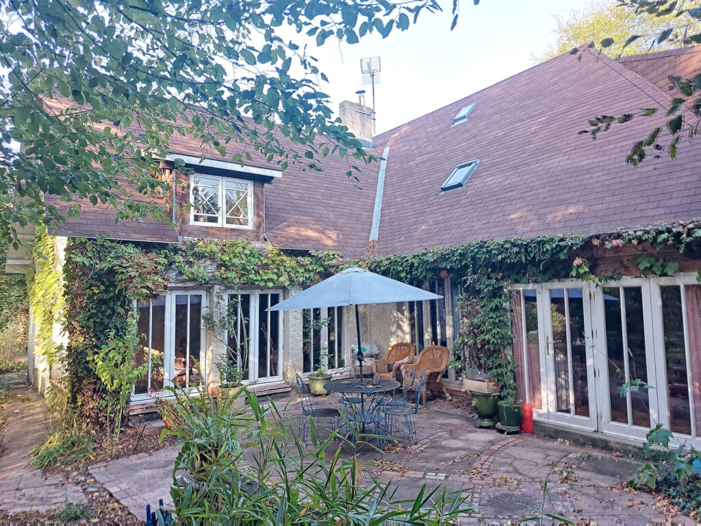 Maison 8 chambres vue golf – 10 pièces – 8 chambres – 4  – 320 m²